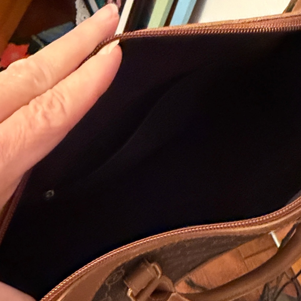 👜👜👜bogoho 👜👜👜Elegant Tan and Black Designer Satchel - Picture 7 of 9